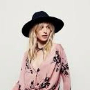 Charlotte Russe Pink & Black Blouse 🩷